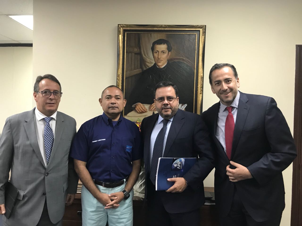 Encuentro de trabajo con Ministro de Justicia y Seguridad Publica de El Salvador