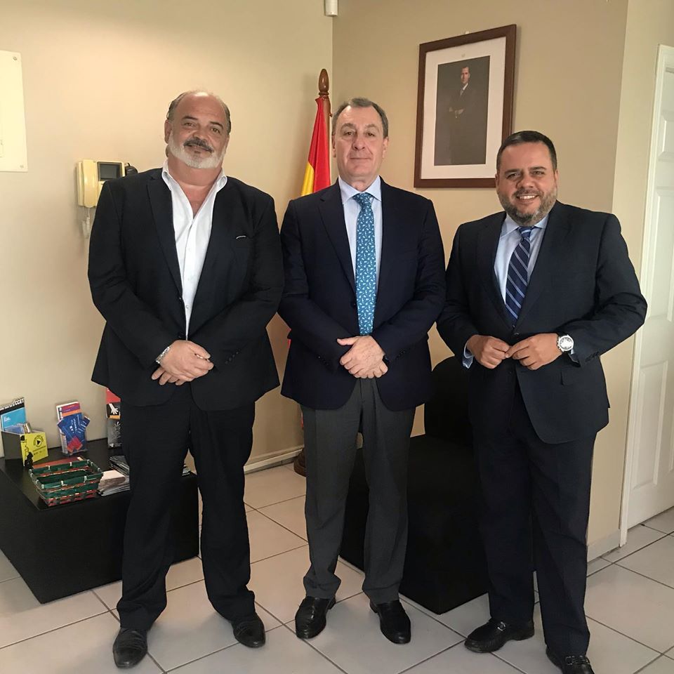 Encuentro y saludo al Excmo. Embajador de España